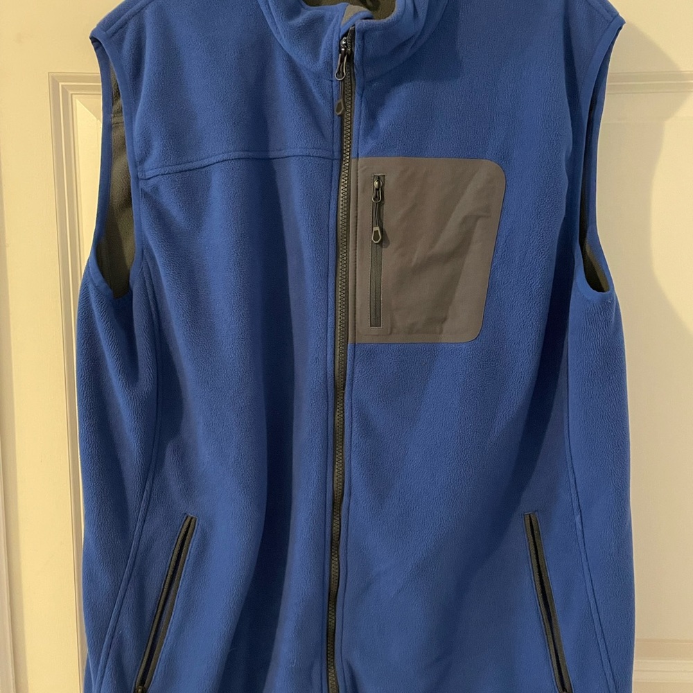 Mens XL Eastern Mountain Sports fleece vest